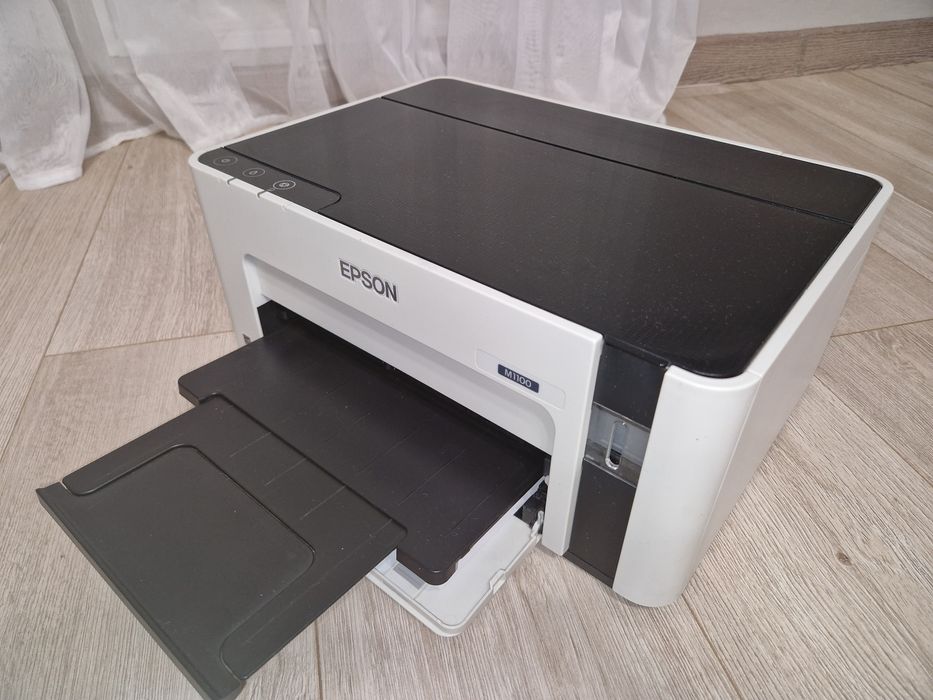 Продам черно - белый принтер EPSON M1100