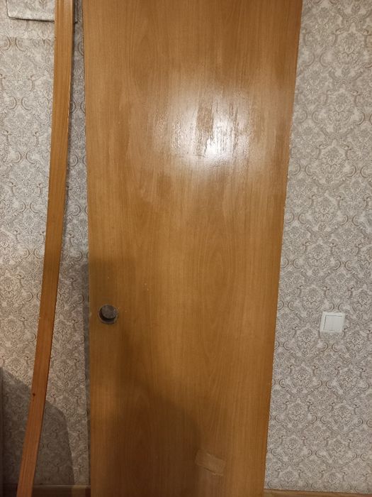Дверь, орех 60×200 см, б/у