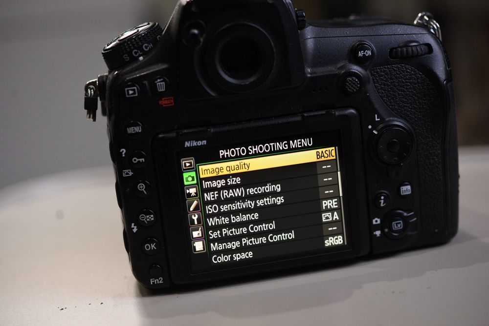 Продавам фотопарат Nikon D850
