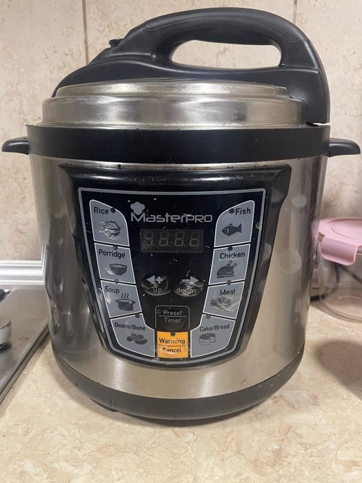 MasterPro Multi-Function Cooker 6lt 1000W Silver