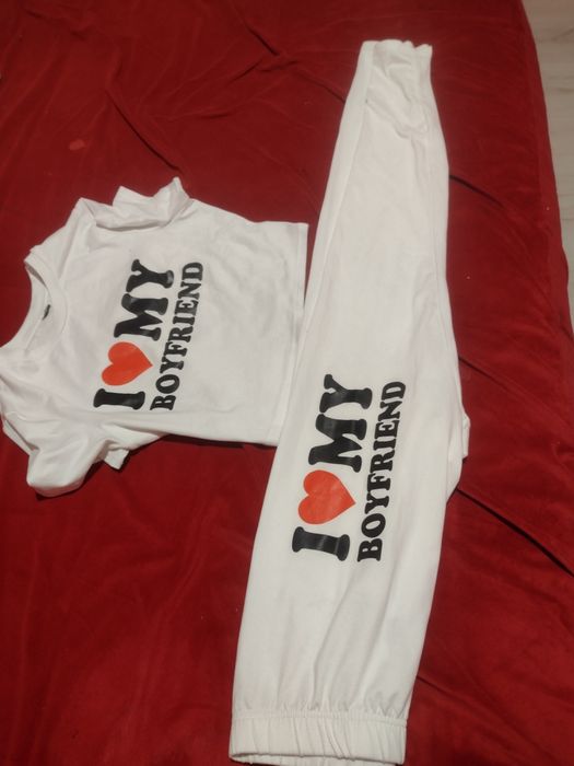 Compleu pantalonii și top