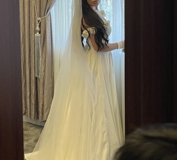 Сватбена / булчинска бяла рокля