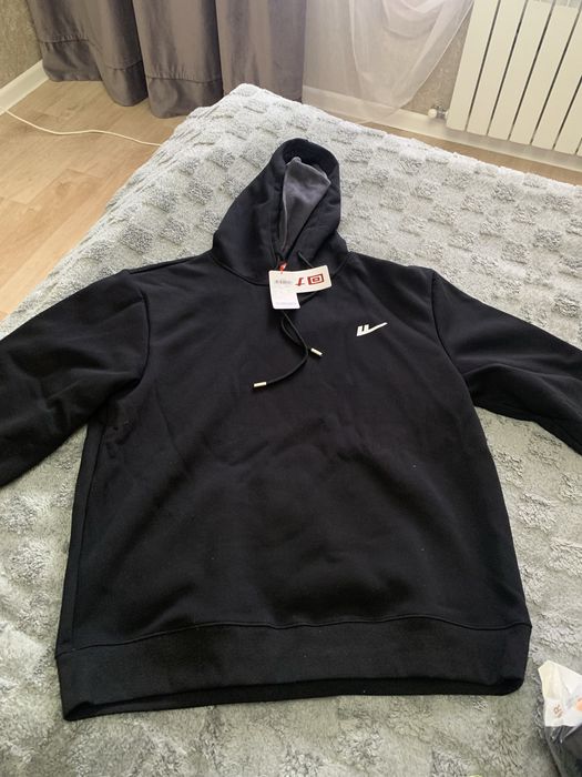 Продается спортивный костюм