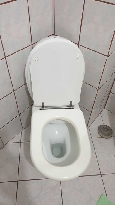 Vand set complet de  baie  categoria lux din  porțelan