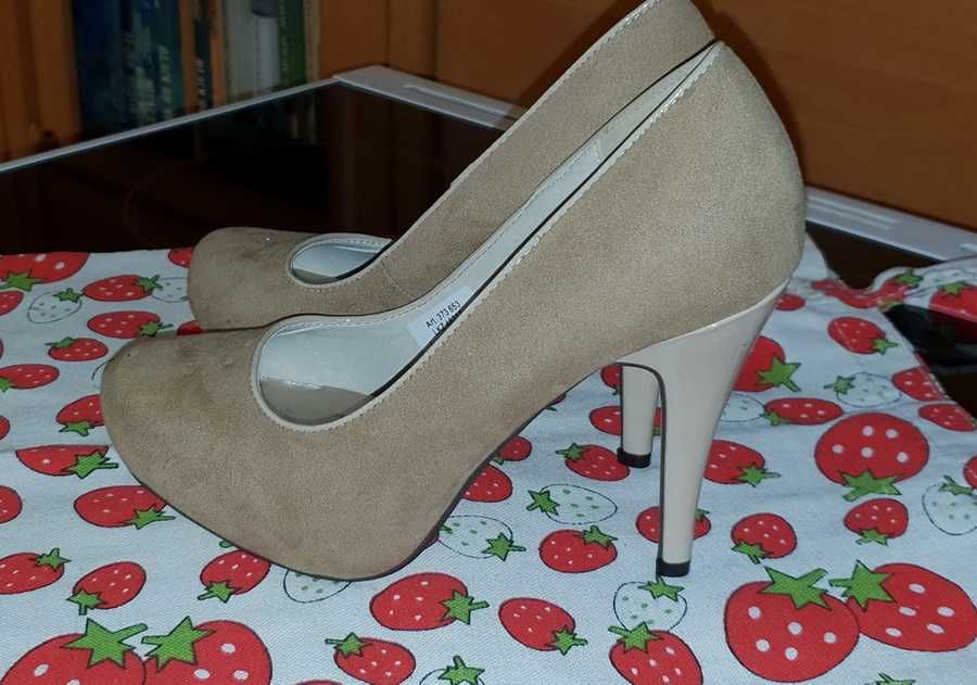 Продам туфли бежевого цвета