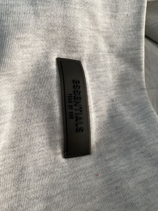 Essentials суитчър