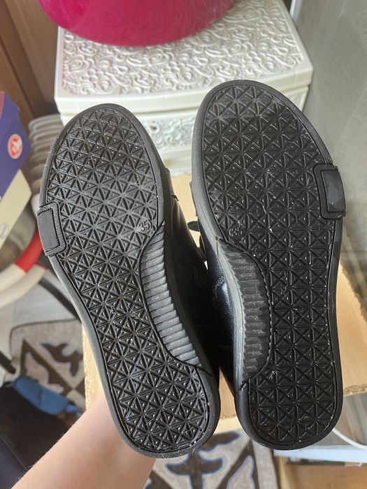 Продам осенние ботинки