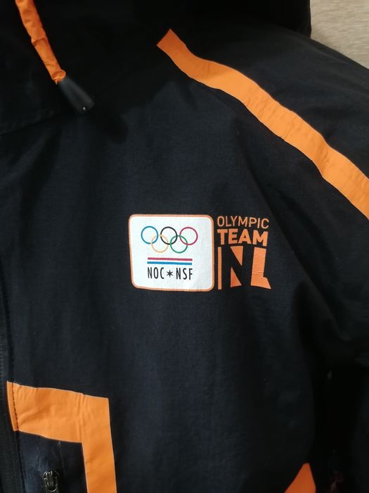 Зимно ски сноуборд яке. Официален дамски холандски олимпийски екип.