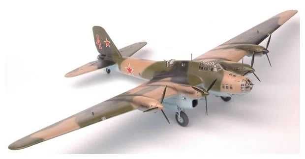 Сборная модель самолета Пе-8 (Звезда 1/72)