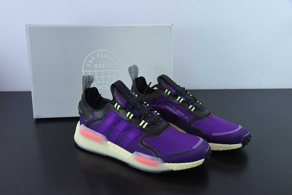 Новые кроссовки Adidas Originals NMD V3