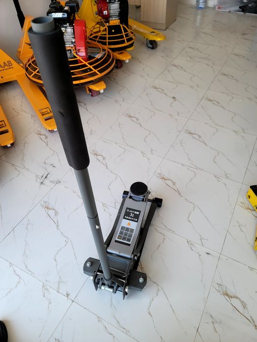 Домкрат гидравлический
подкатной з тонн тележка