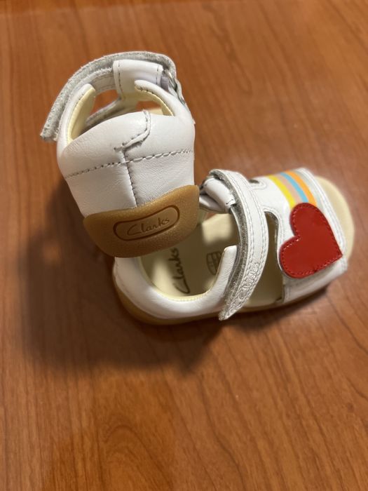 Sandale de piele Clarks marimea 20