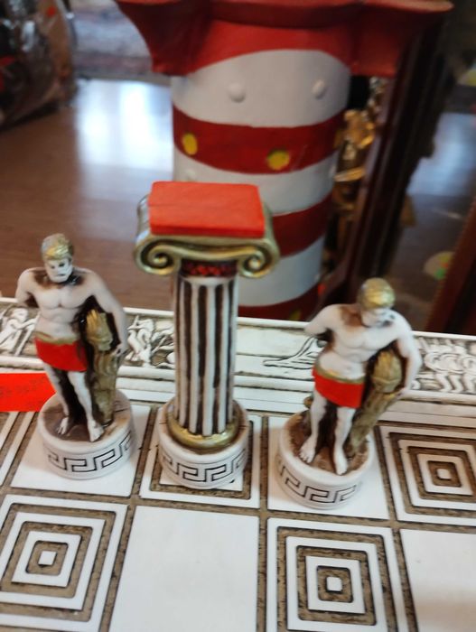 Гранитен шах с древногръцки мотиви - Зевс и Хера