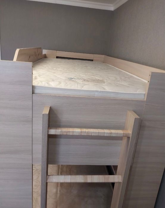 Продам двухъяруснуя кресло-кровать