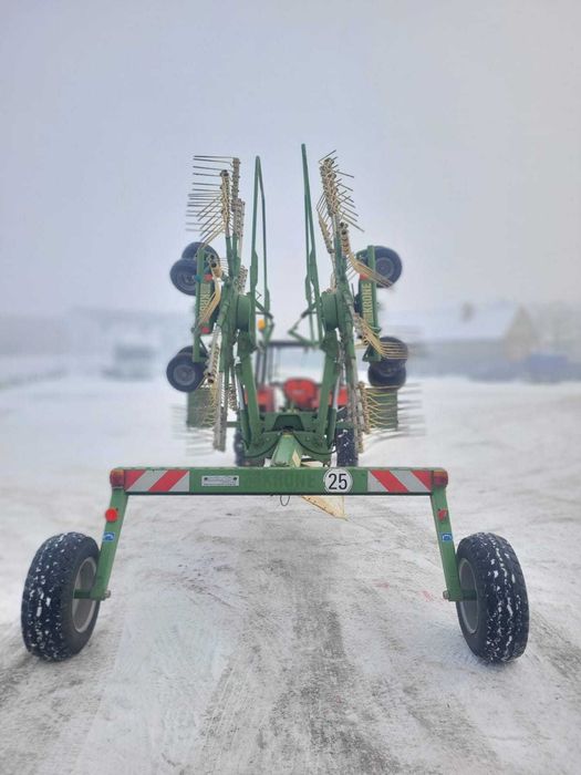 Greblă de adunat fan dublu Krone
