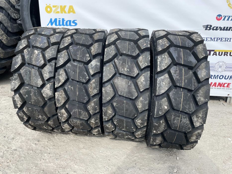 Anvelope noi Robust 10-16.5 CU 12 pliuri pentru bobcat