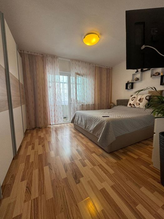 Apartament 3 camere Onesti