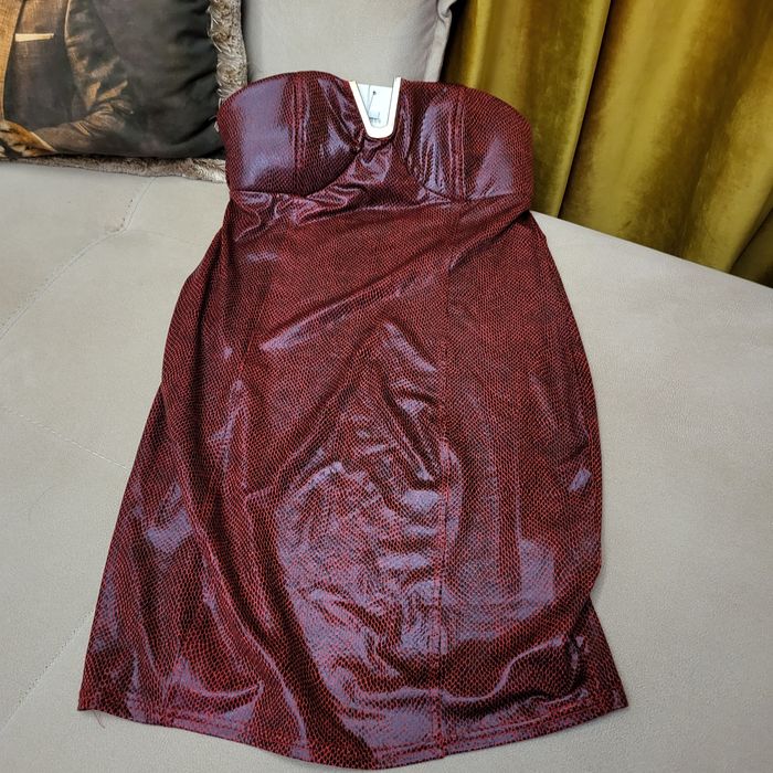 Еластична вечерна рокля