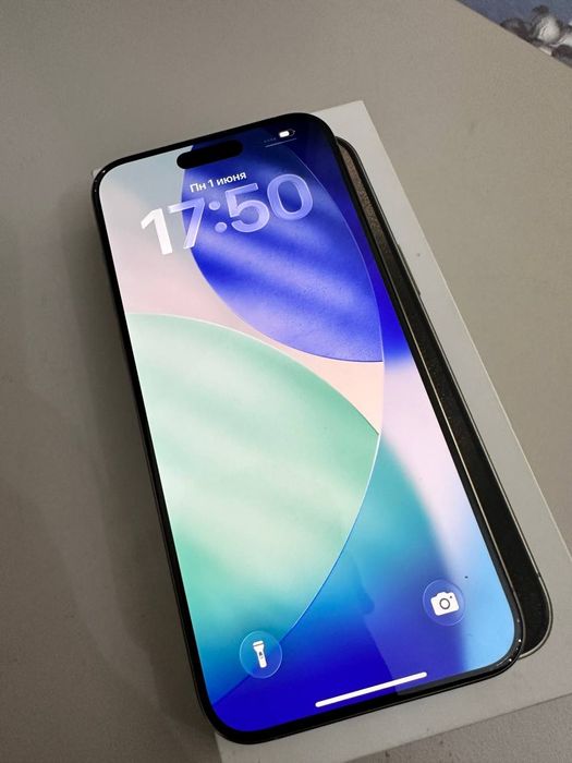 iPhone 15 pro max 256 gb.