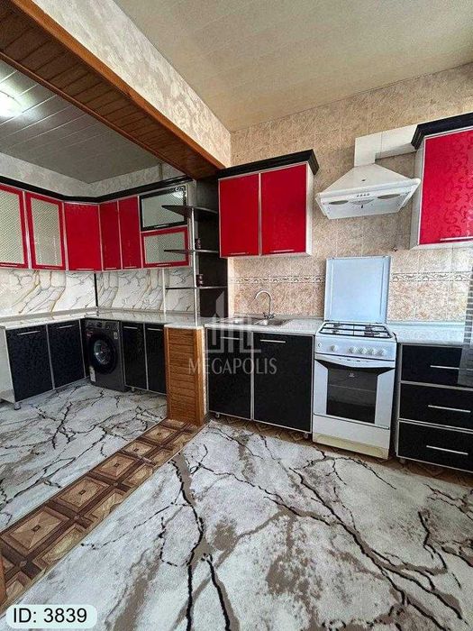 6 mikr alpomish tarafda 3 xona tayyor kvartira sotiladi №3839