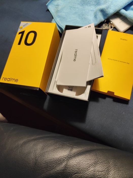 Realme 10 în perfectă stare