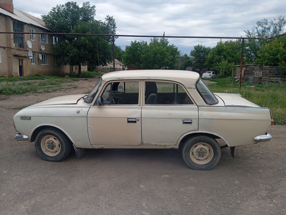 Продам машину москвич