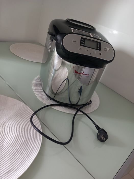 Masina de făcut pâine Moulinex UNO