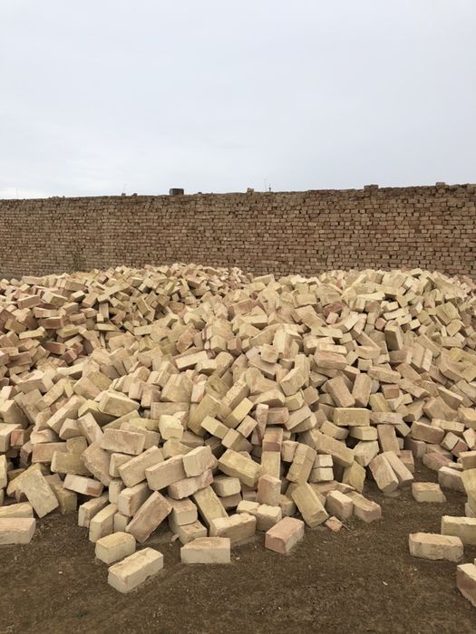 Гишт полтора (турли хил) сотилади, катта заводдан!