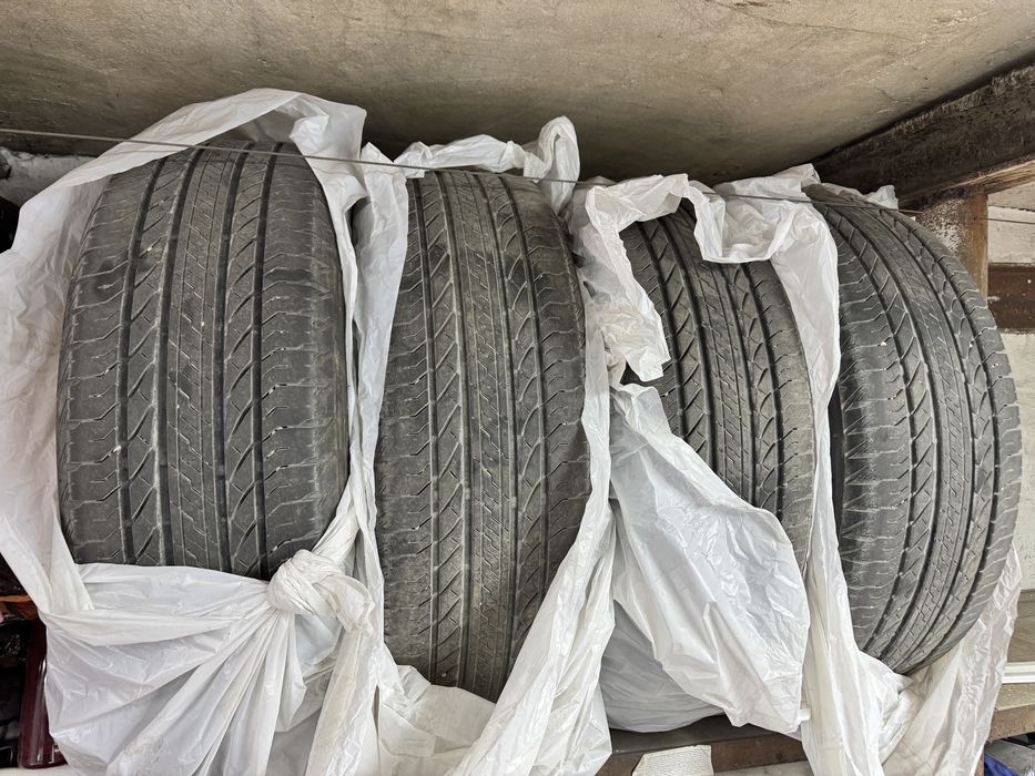 Продам комлпетк рещины 225/60/17 и диска 5/100