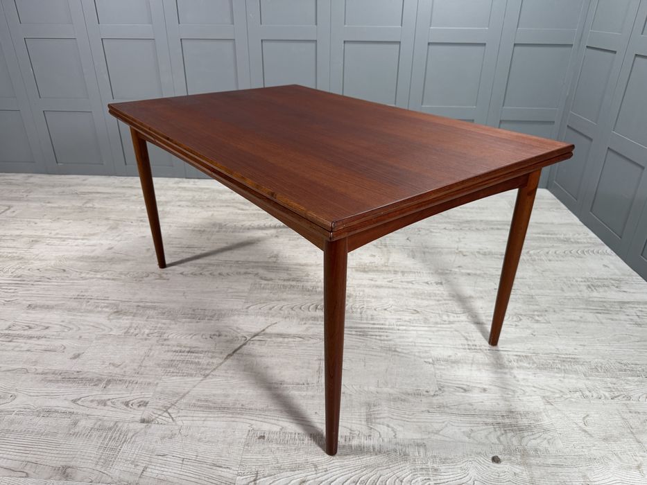 Разтегателна трапезна маса от 60-те Д1145