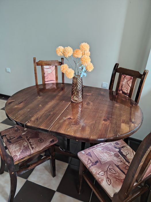 Трапезна разтегателна маса от масив