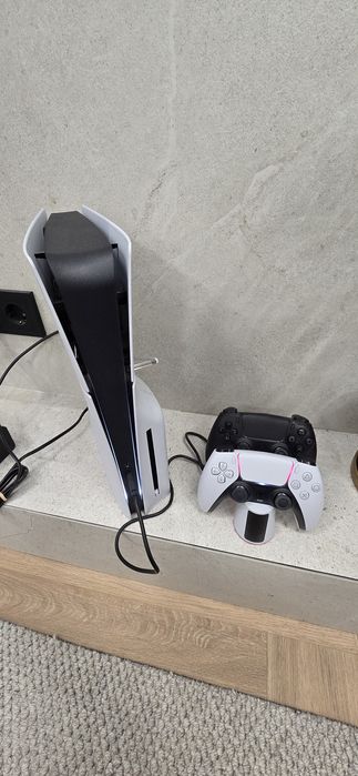 Продам Sony Playstation 5