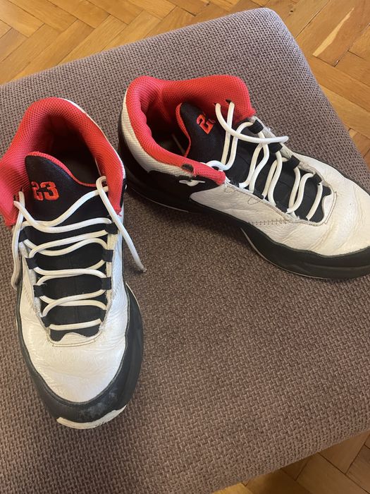 маратонки Nike 23