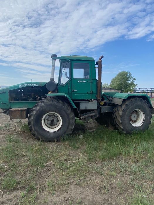Продается трактор ХТА-200