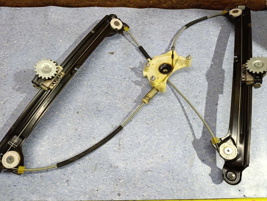 Macara geam electrica stanga dreapta fata Maserati Levante 670104204