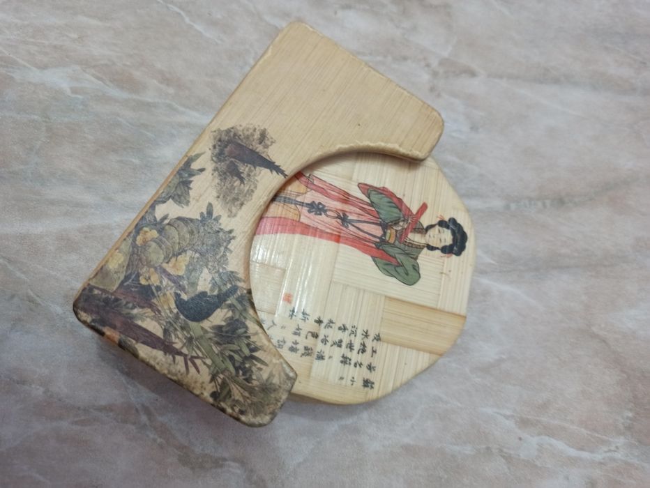 Подставки под горячие чашки.Бамбук и красное дерево с перламутром.Новы