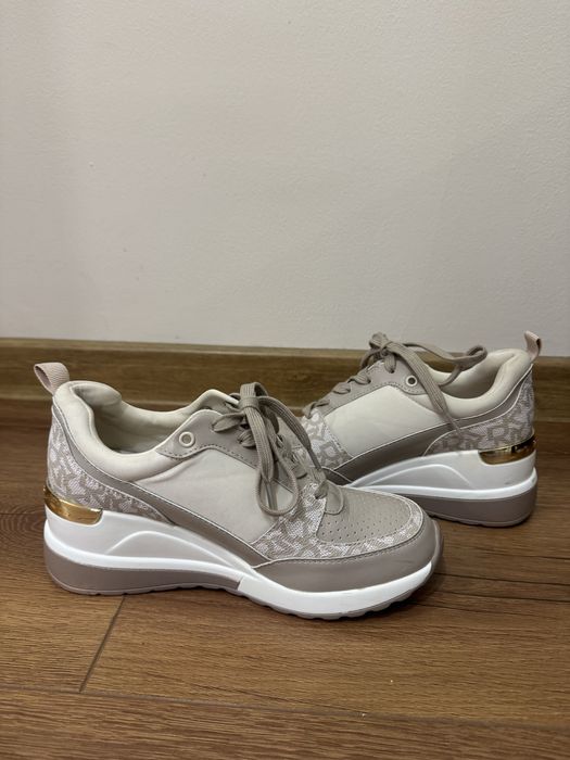 Дамски маратонки DKNY