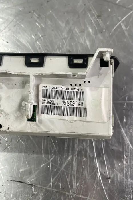 Display bord Peugeot 206 2002 1.1 MT (60 hp)