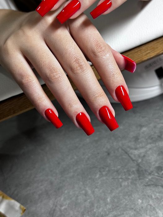 Маникюр и педикюр