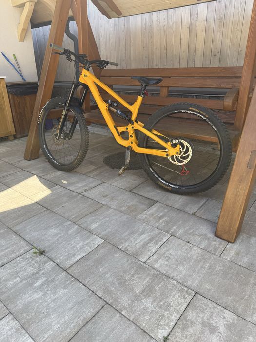 yt capra custom