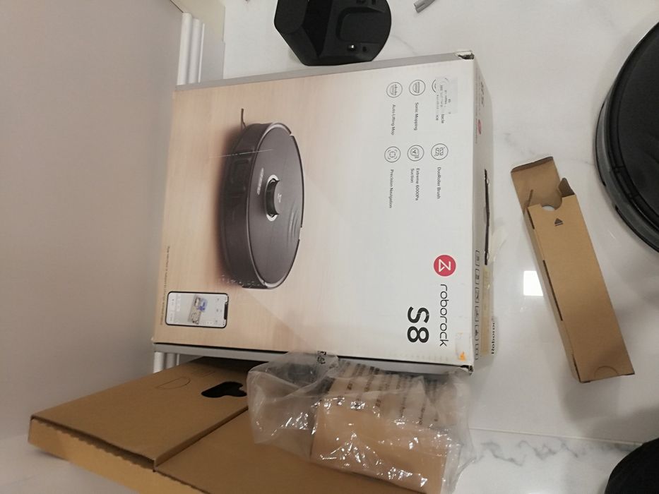 Прахосмукачка робот Roborock S8