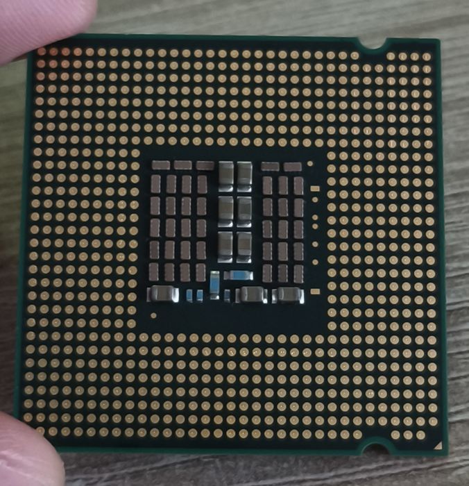 Procesoare Intel Core 2 QX9650 Q9550 E8500 E8400