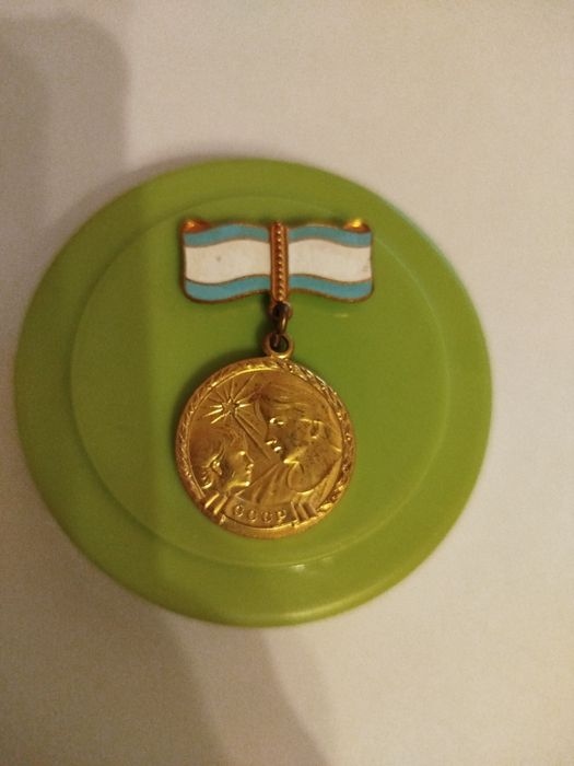 Продам медаль материнства СССР