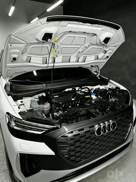 Audi Q4 e-tron 40. Электромобил