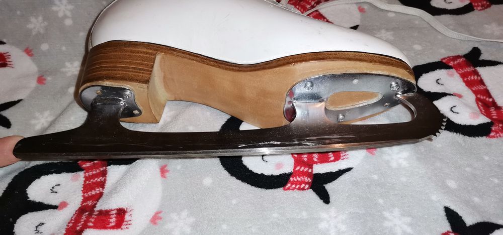 Patine artistice Celebrity, marimea 37