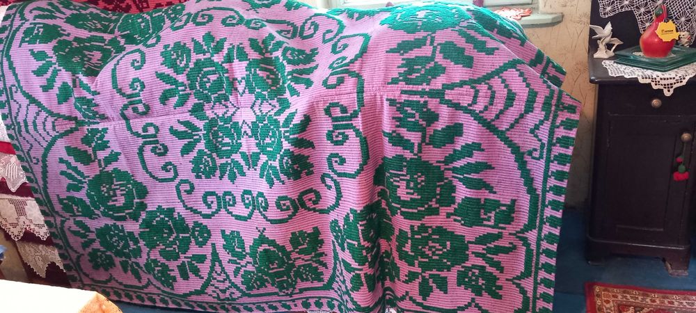 Vând coverturi - ,, lipideu ,, din lână țesute manual  - 1250 lei neg,