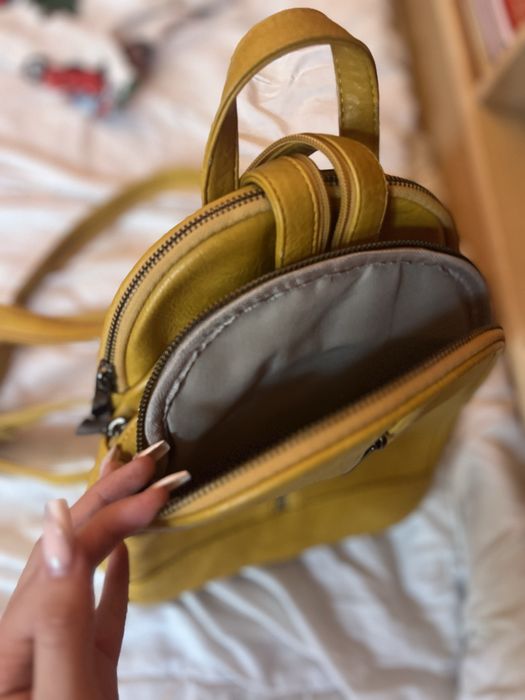 Дамска раница.