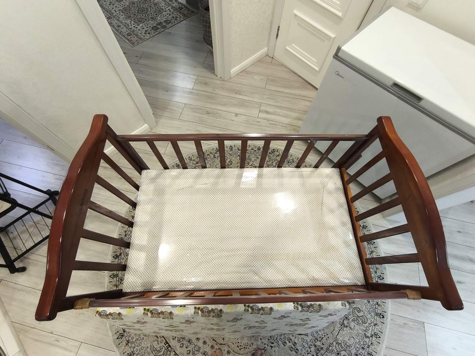 Продам детскую кроватку