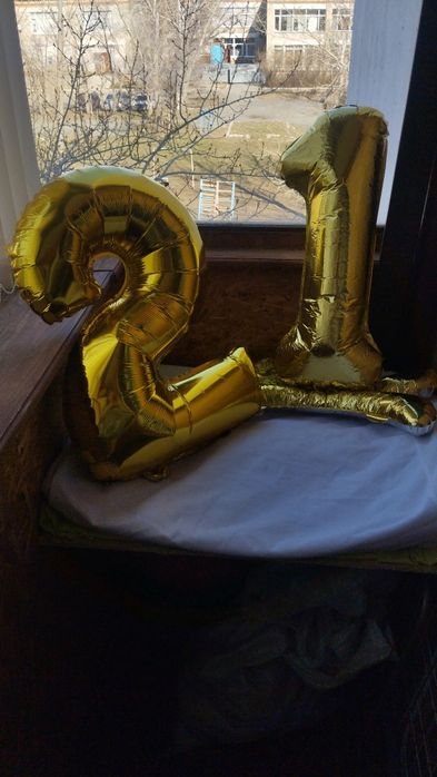 Отдам за шоколадку