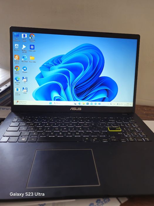 Noutbuk asus celeron4500